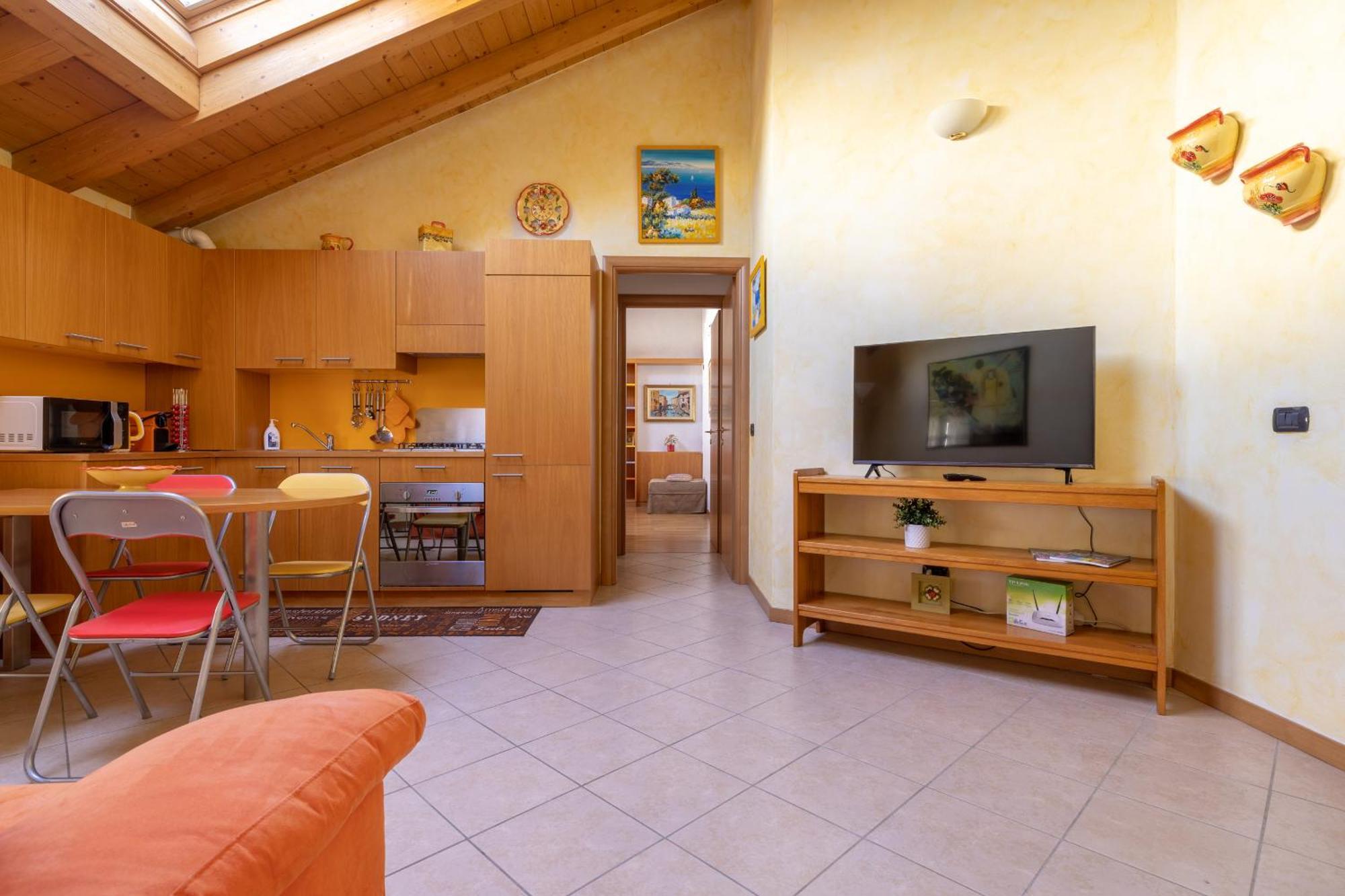 Apartment By The Ferry - Menaggio Exterior photo